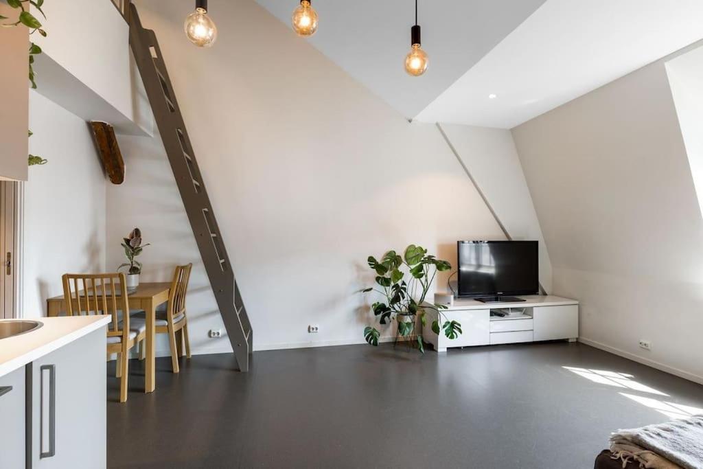 Appartamento 1-Roms Toppleilighet Pa Tangen/Bystranda Kristiansand Esterno foto